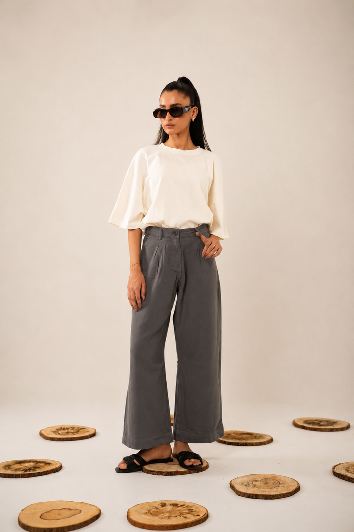Straight Leg Pants in Grey