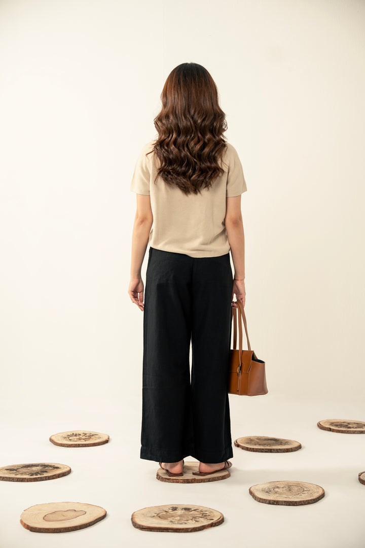 Straight Leg Pants in Black