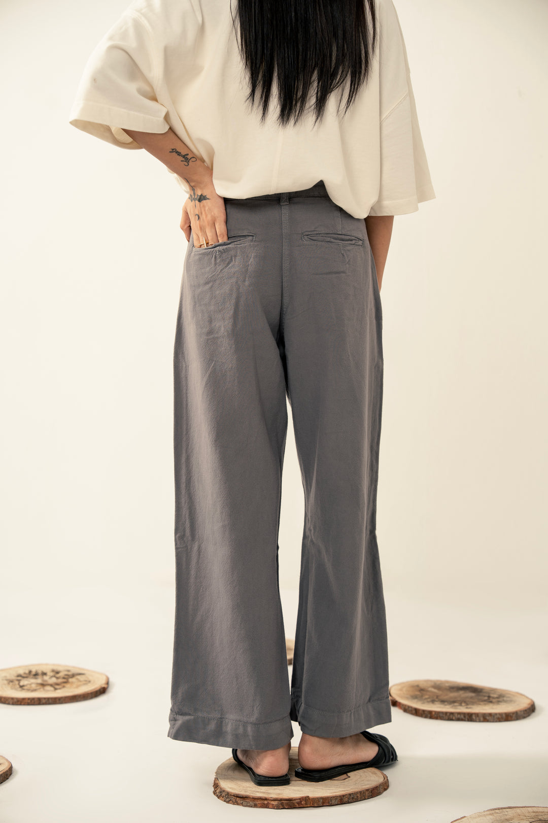 Straight Leg Pants in Grey