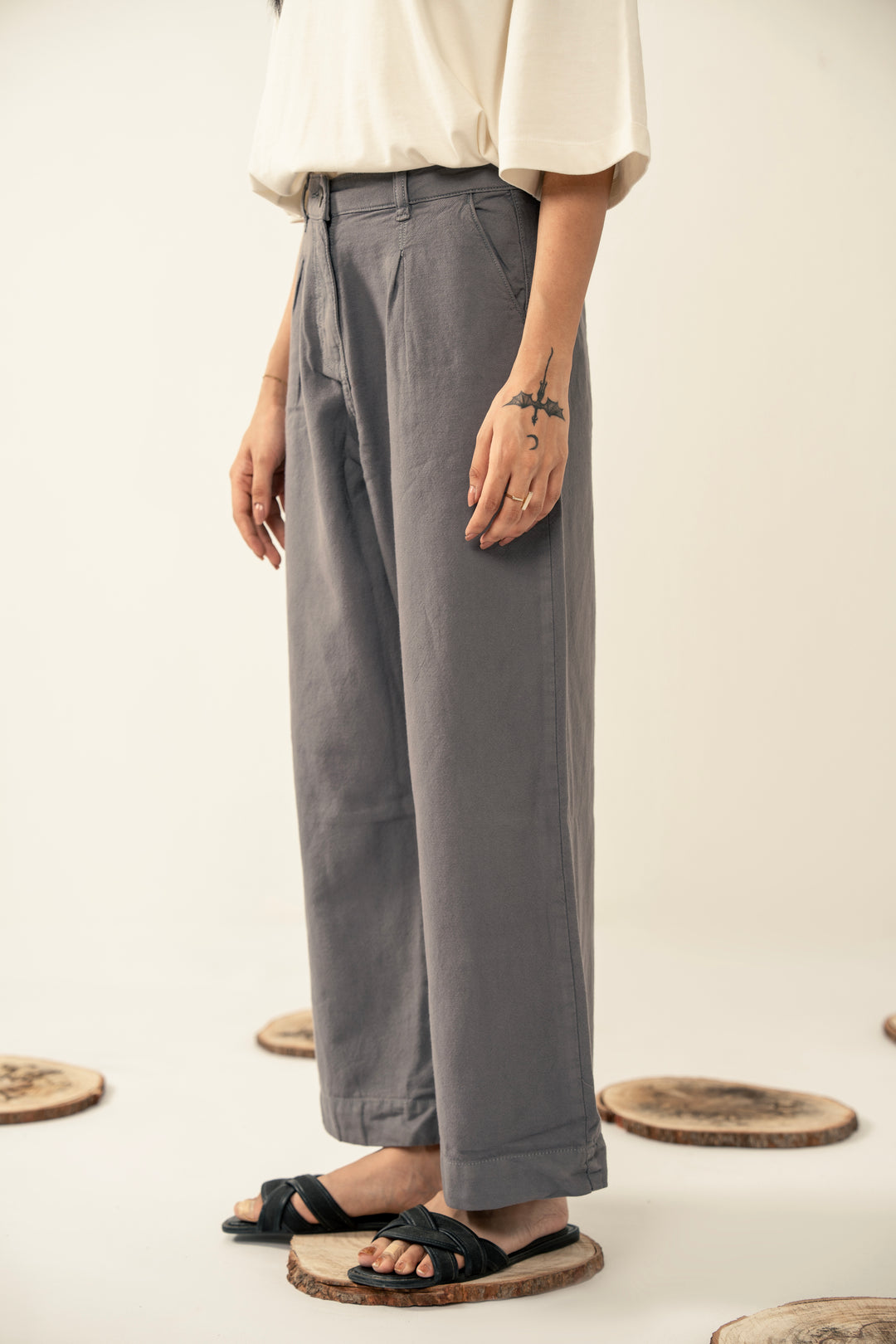 Straight Leg Pants in Grey